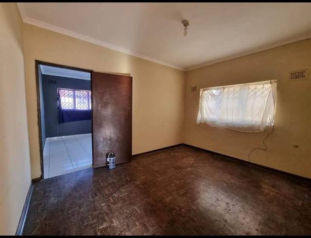 2 BEDROOM HOUSE FOR SALE IN MEREBANK